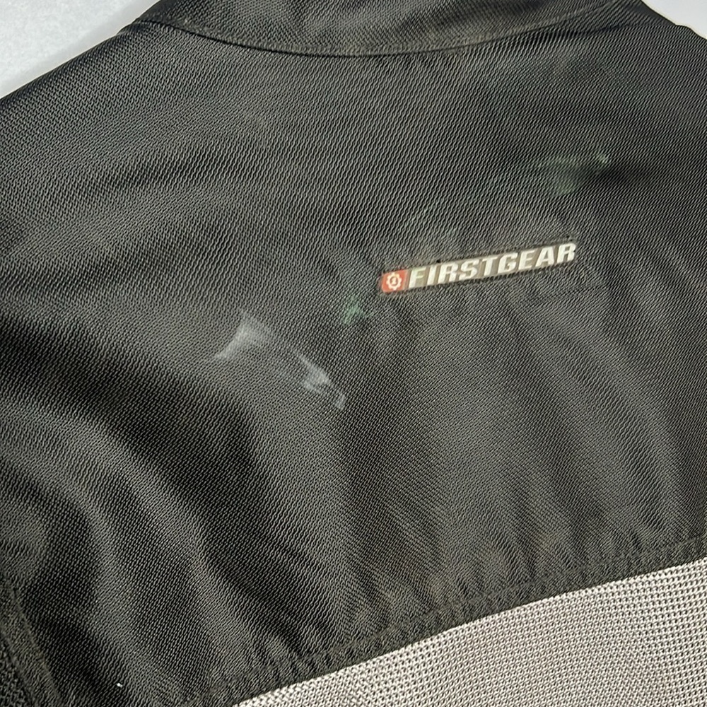 FIRSTGEAR XL BLACK and GRAY MOTORCYCLE RIDING JACKET - Picture 6 of 12